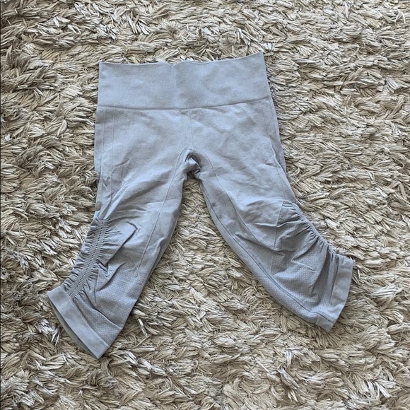 Lululemon capris - Picture 1 of 3